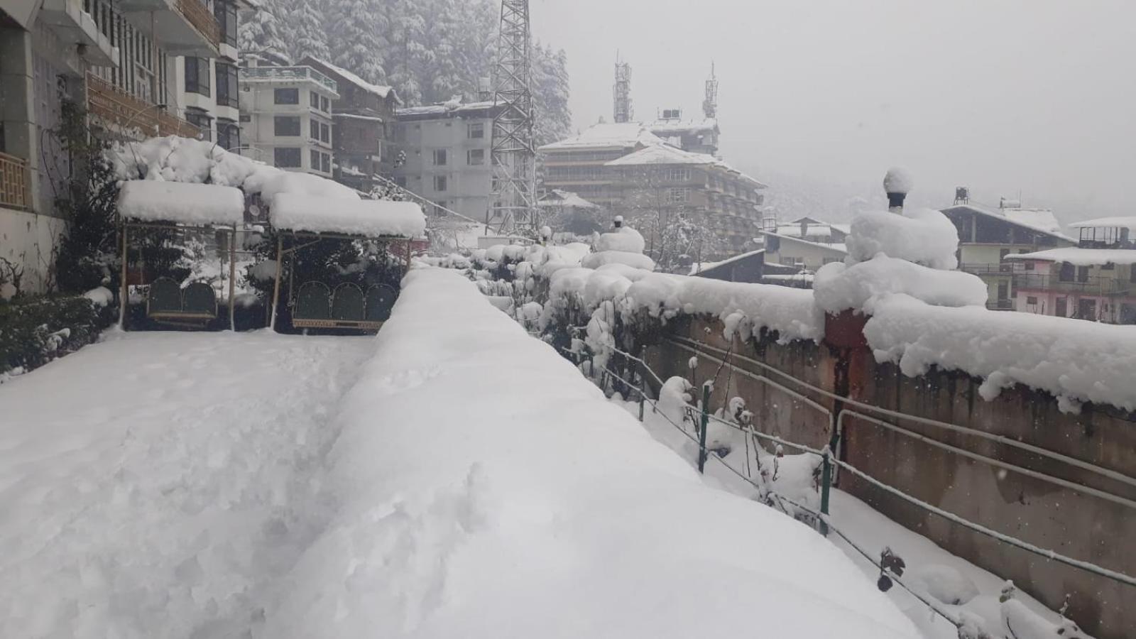 Hotel Glacier Resort Manāli Εξωτερικό φωτογραφία