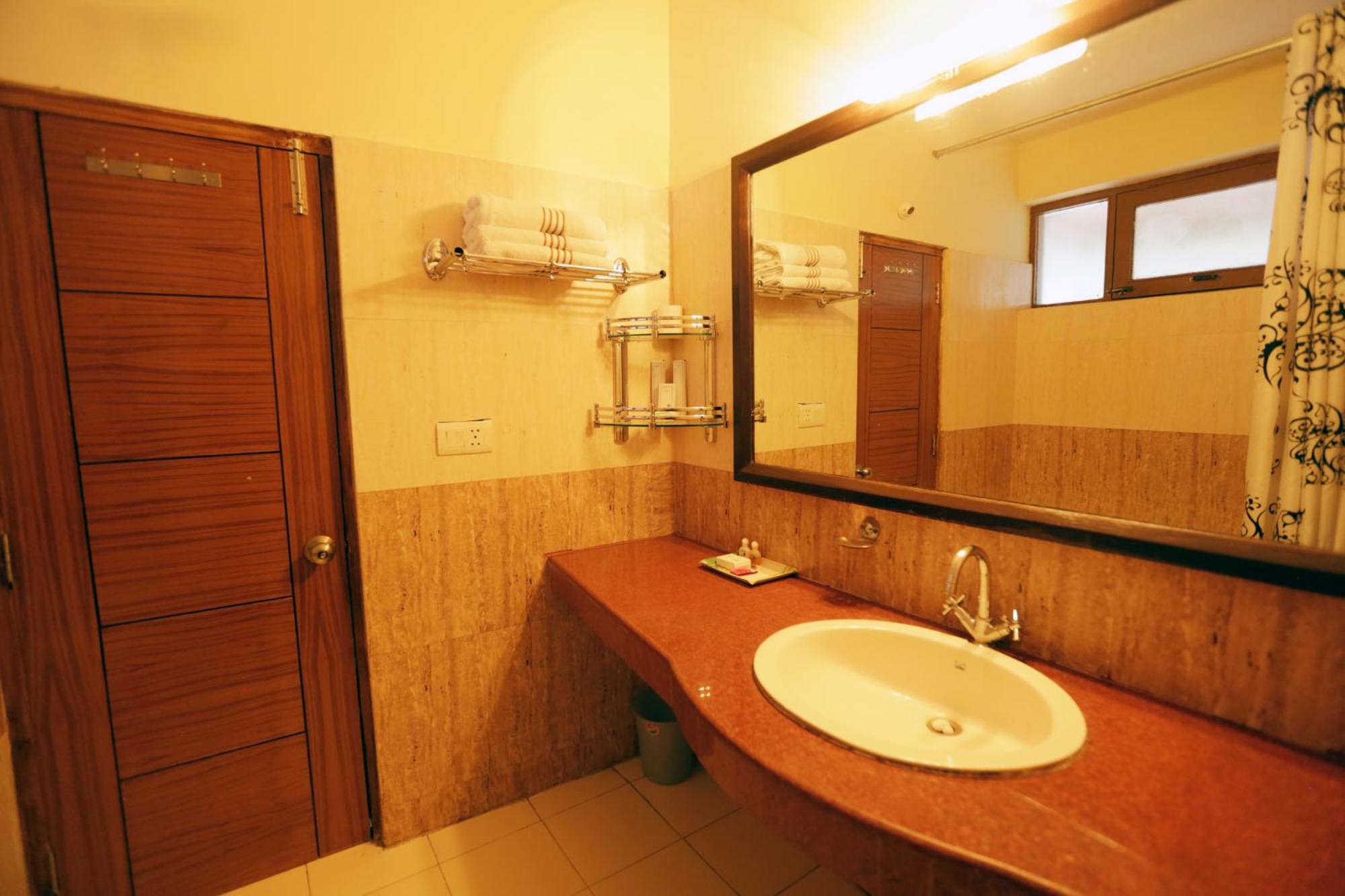 Hotel Glacier Resort Manāli Εξωτερικό φωτογραφία