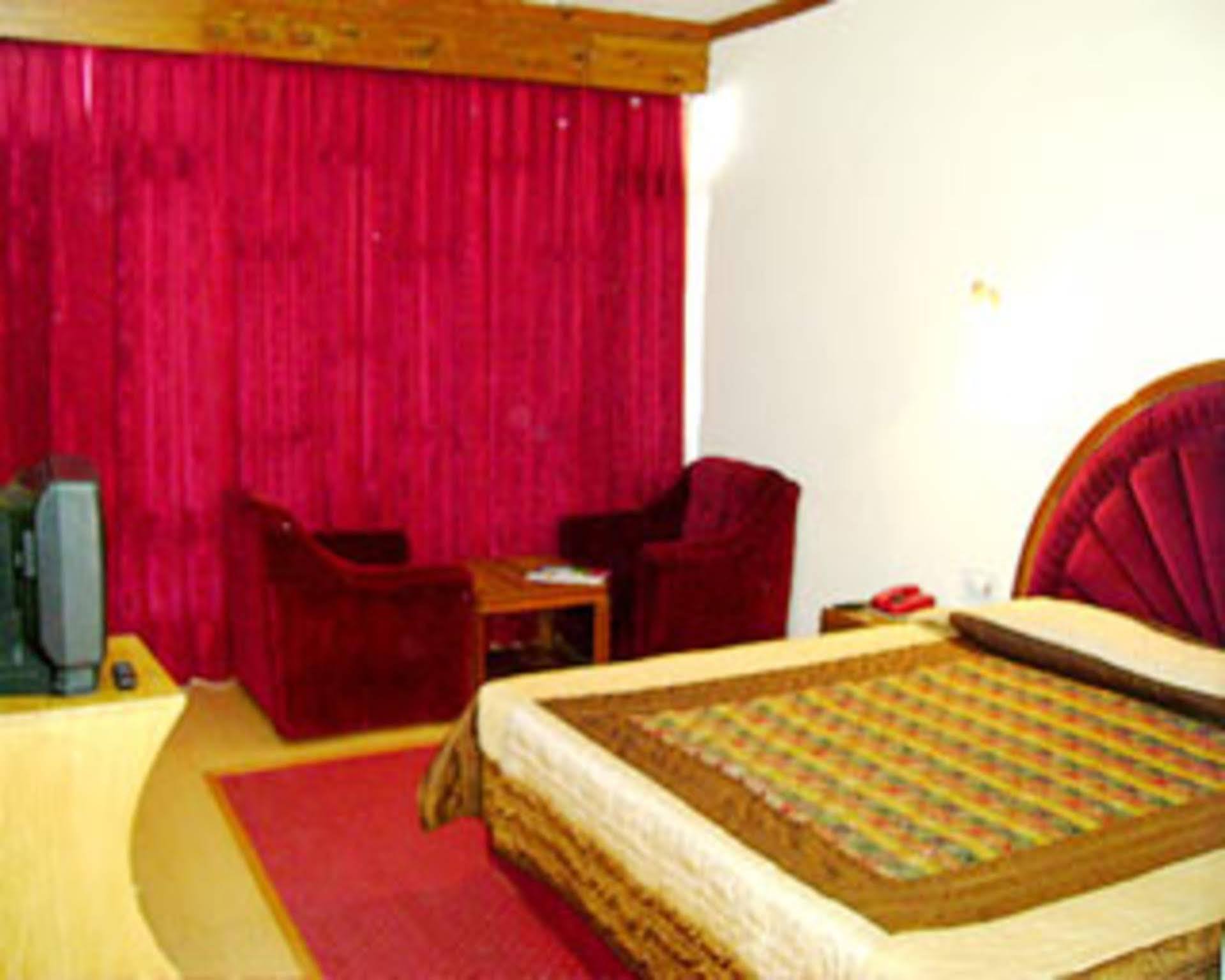Hotel Glacier Resort Manāli Εξωτερικό φωτογραφία